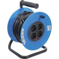 BGS   3361   Enrollador de cable   25 m   3 x 1,5 mm²   4 tomas   IP 20   3000 W